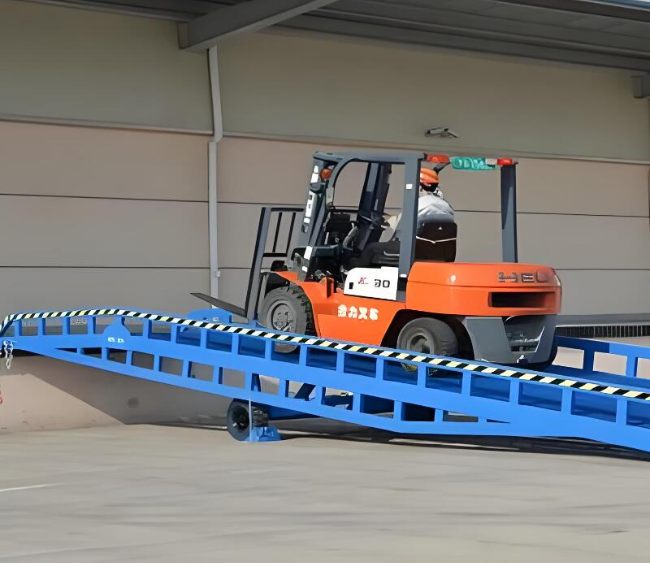 霍州移动式卸货平台（叉车用）
